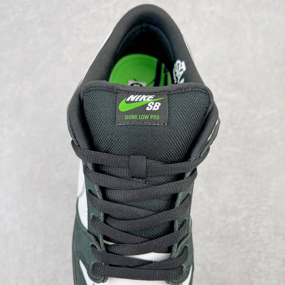 Nike Dunk "Panda Pigeon"