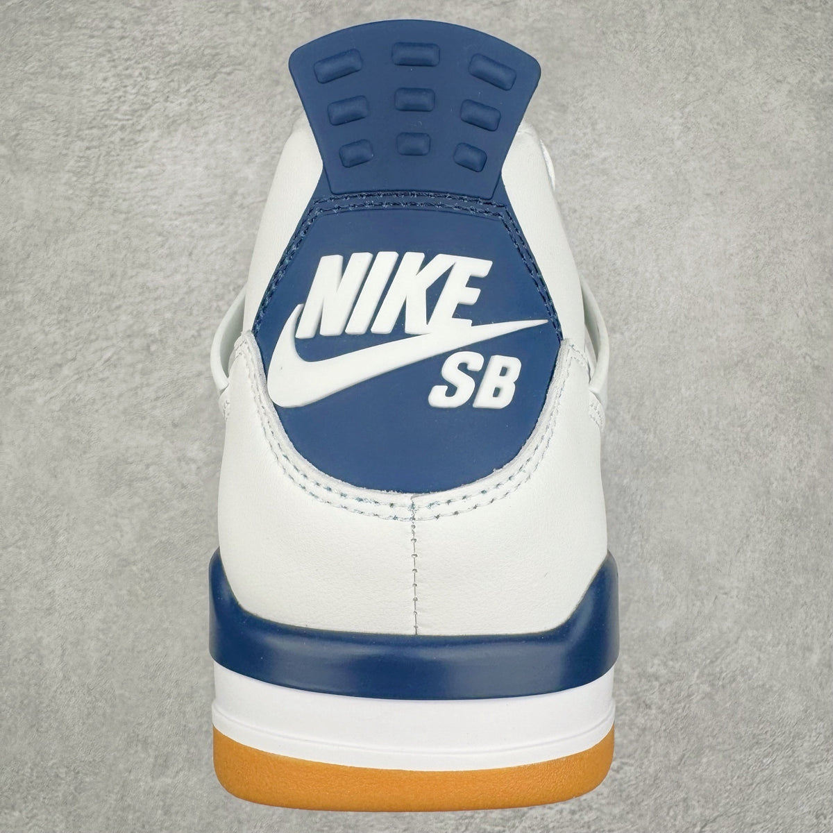 Jordan 4 "Navy"