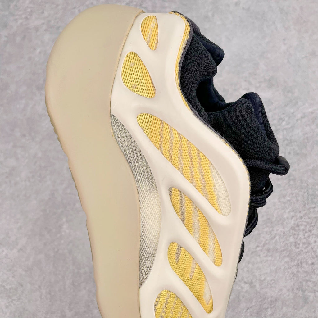 Yeezy 700 V3 "Safflower"