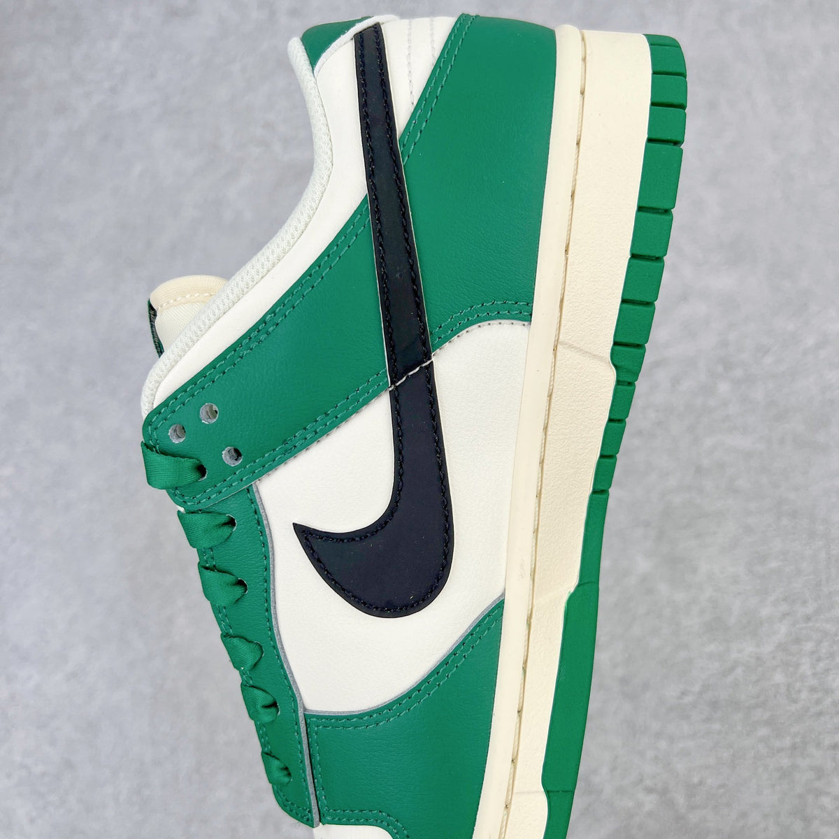 Nike Dunk "Lottery"