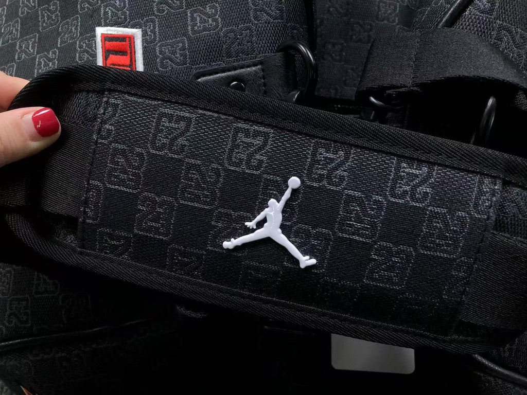 Bolsa Air Jordan Monogram Duffle