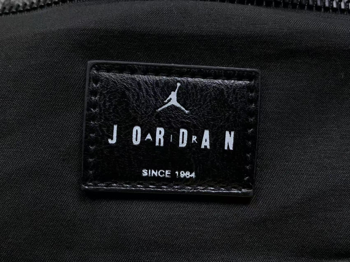 Bolsa Air Jordan Monogram Duffle