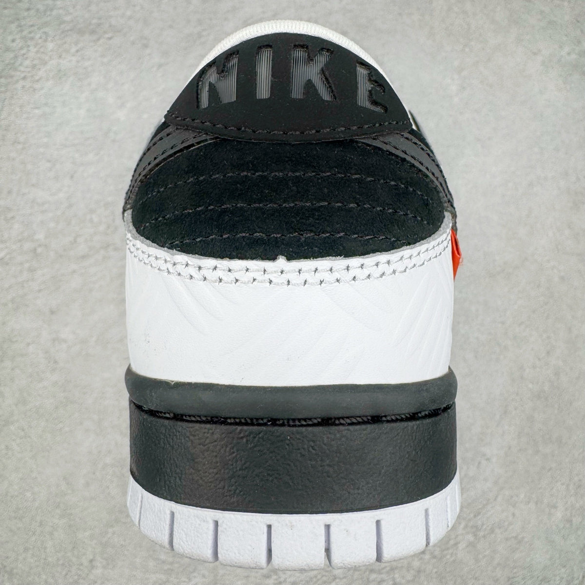 Nike Dunk "TIGHTBOOTH"
