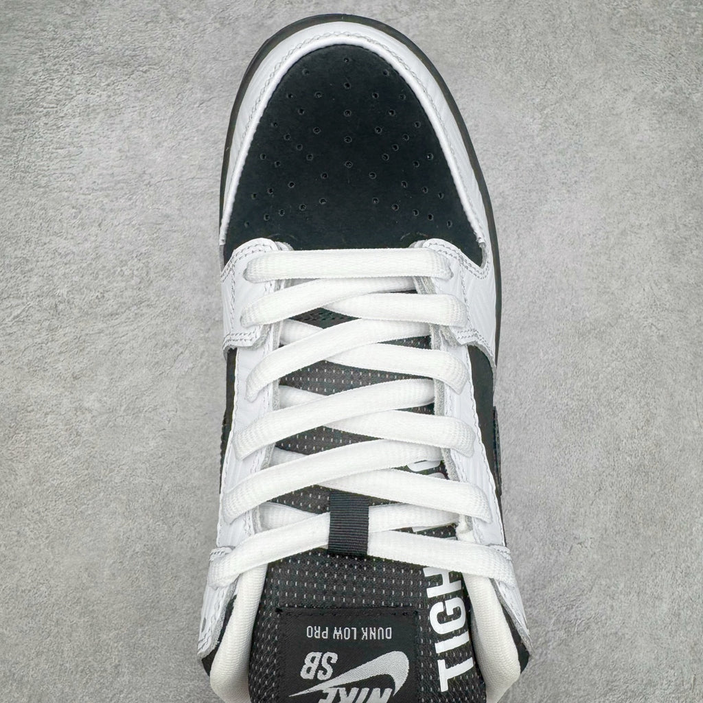 Nike Dunk "TIGHTBOOTH"