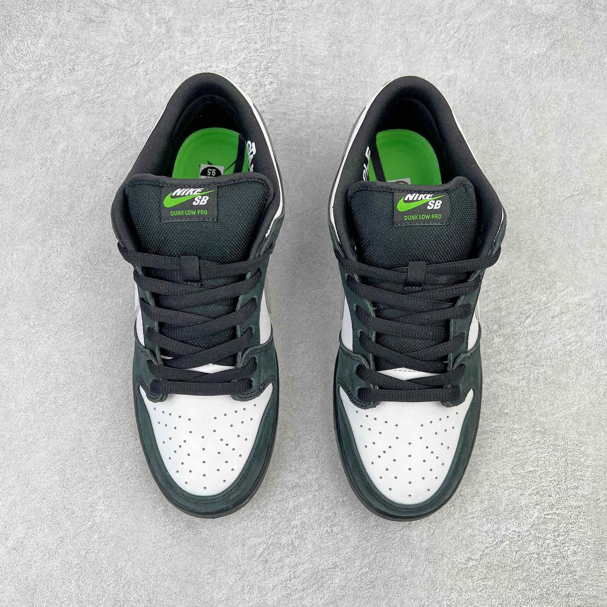 Nike Dunk "Panda Pigeon"