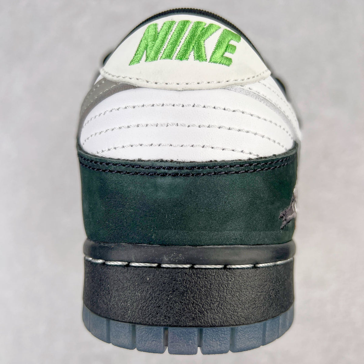 Nike Dunk "Panda Pigeon"