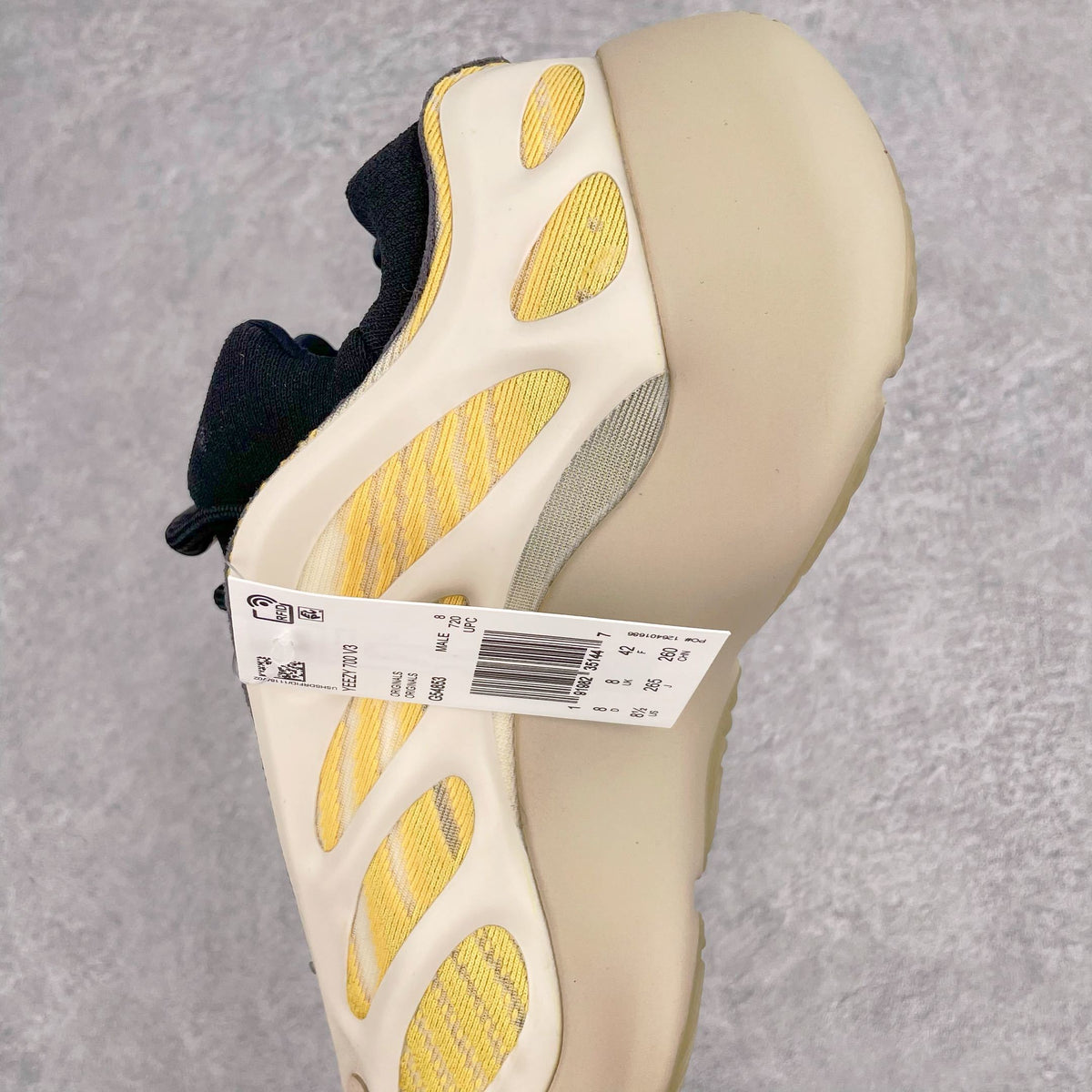 Yeezy 700 V3 "Safflower"