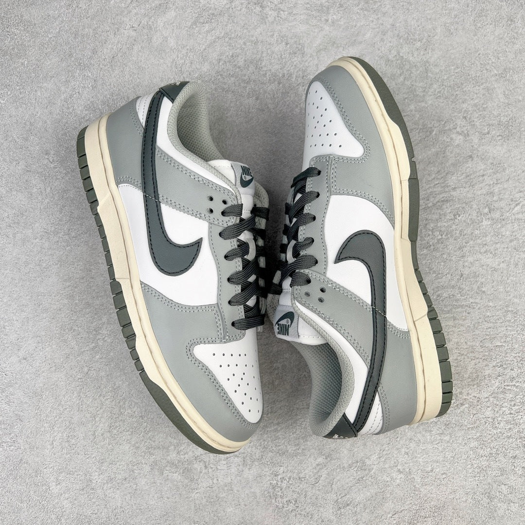 Nike Dunk "Light Smoke Grey"