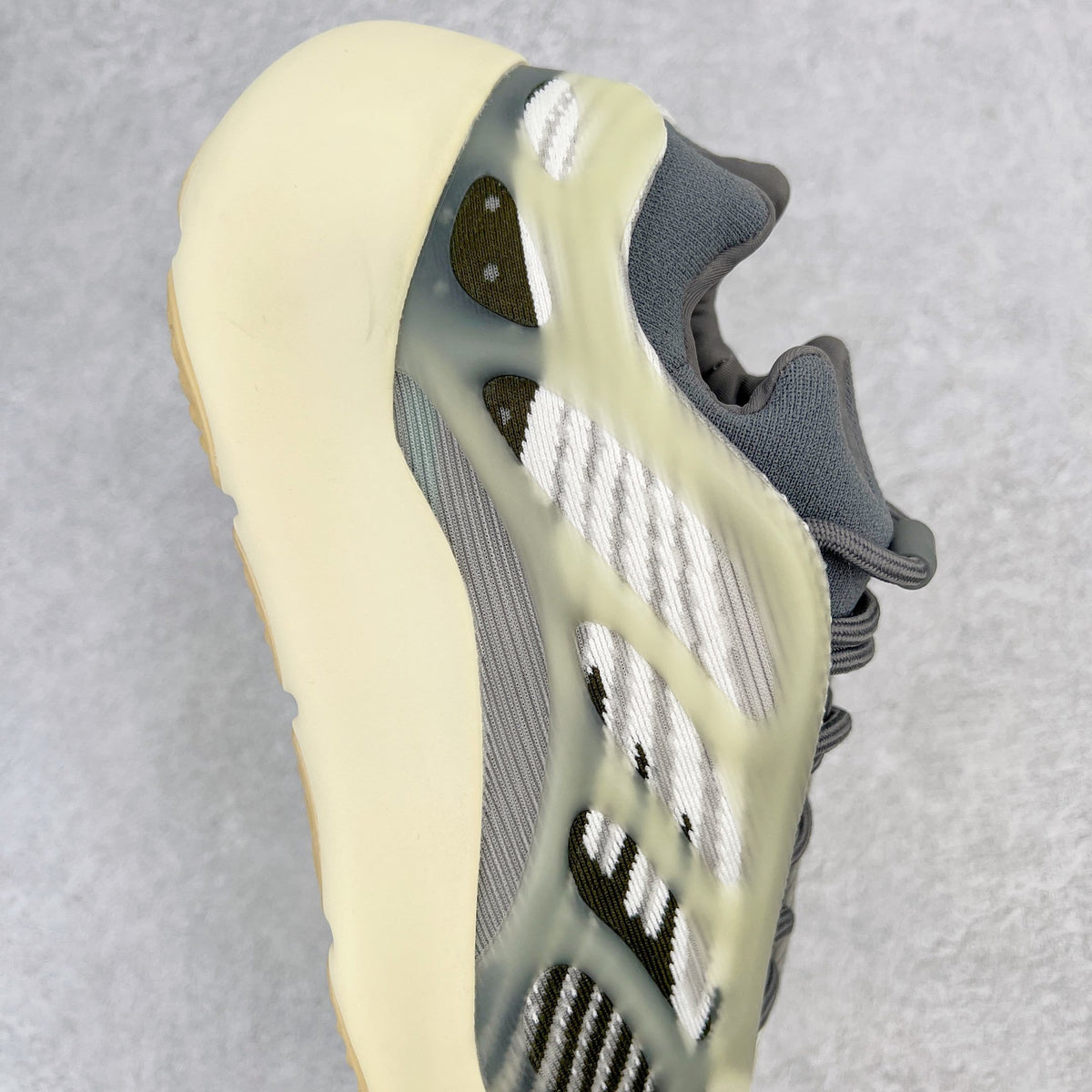 Yeezy 700 V3 "Fade Salt"