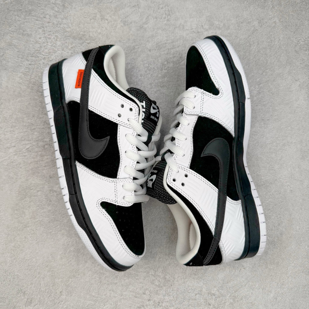 Nike Dunk "TIGHTBOOTH"