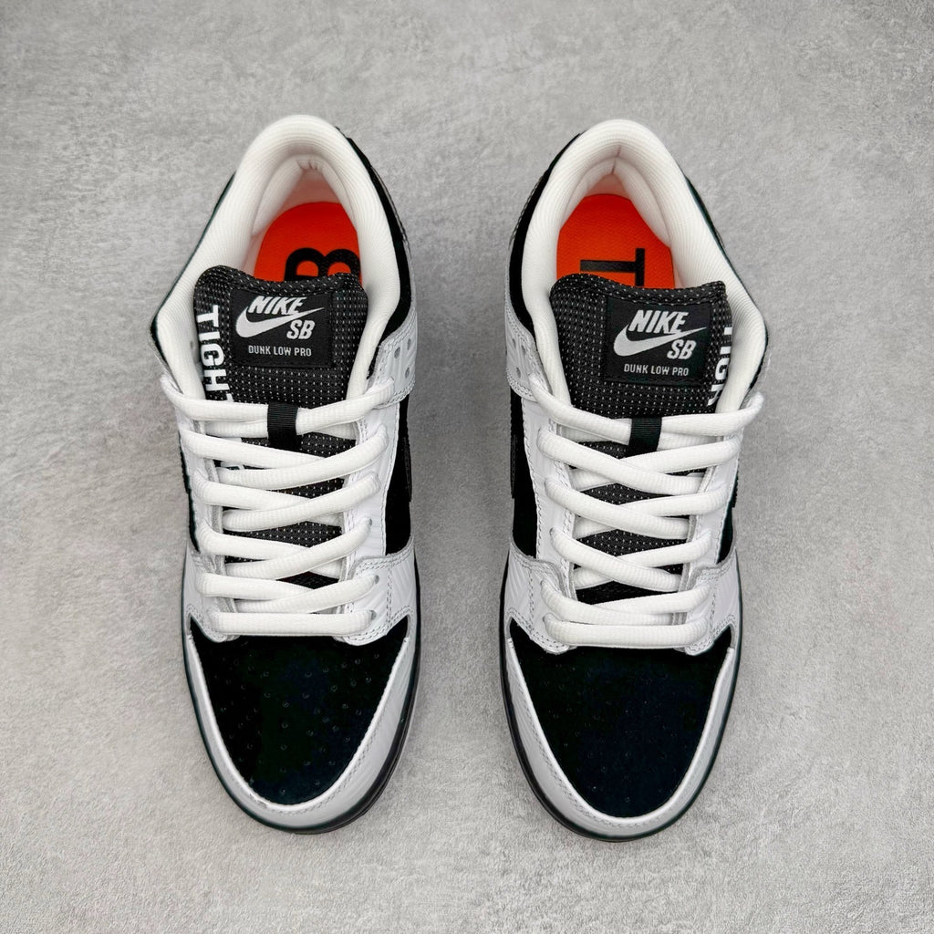 Nike Dunk "TIGHTBOOTH"