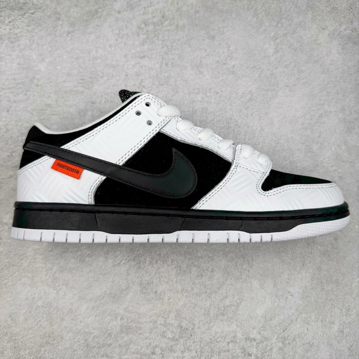 Nike Dunk "TIGHTBOOTH"