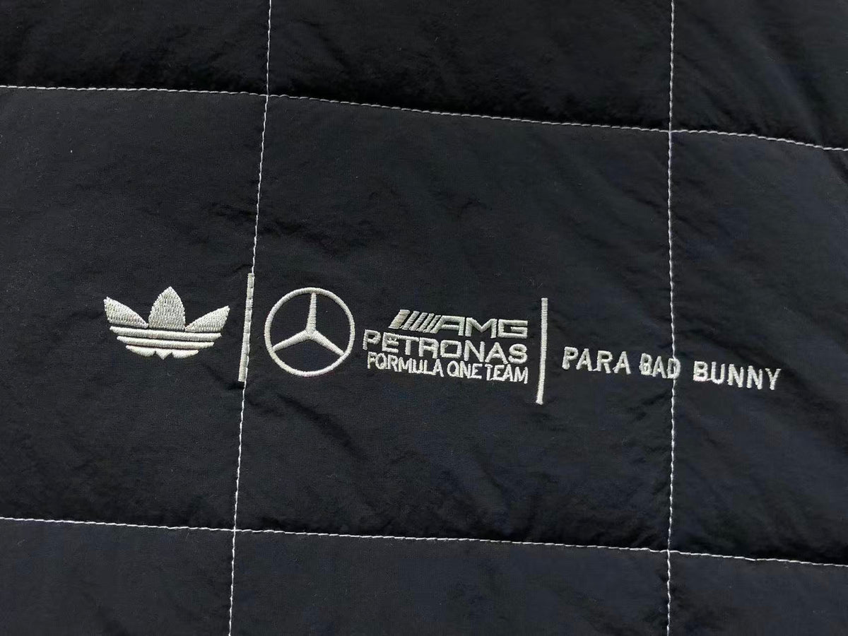Jaqueta Adidas Bad Bunny x Mercedes