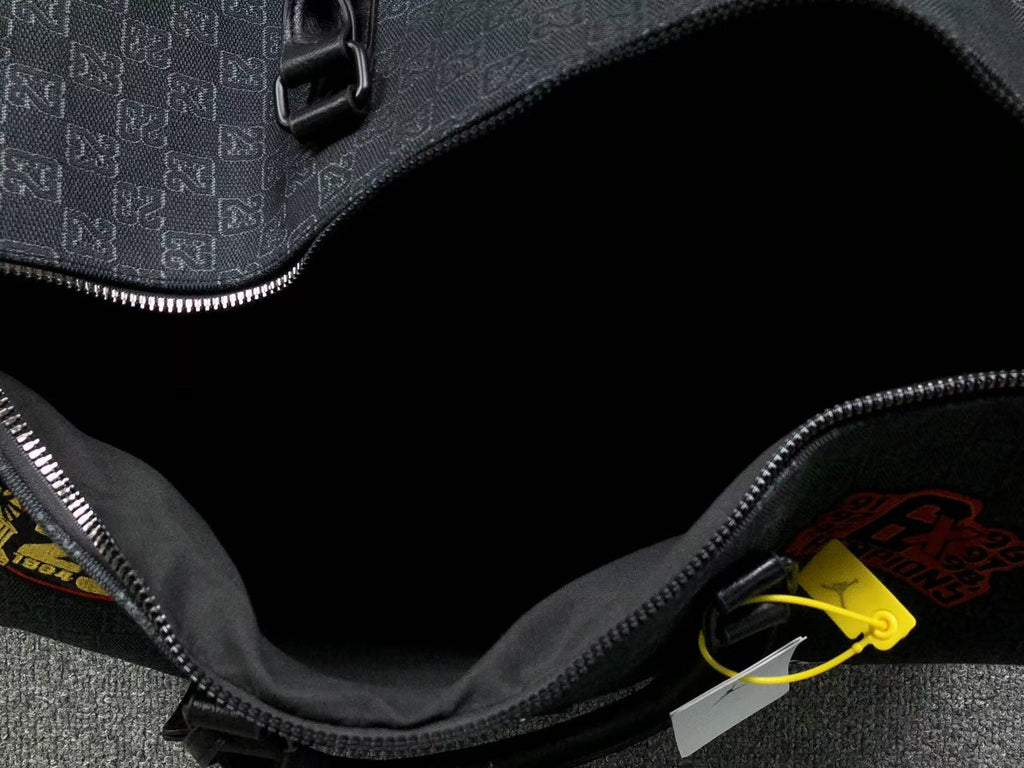 Bolsa Air Jordan Monogram Duffle