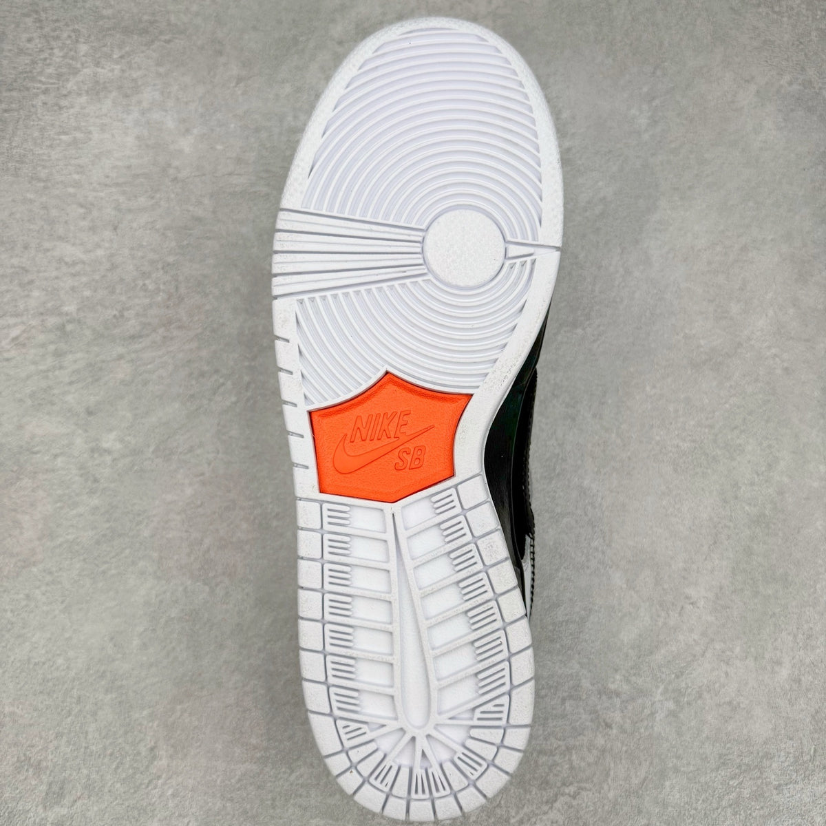 Nike Dunk "TIGHTBOOTH"
