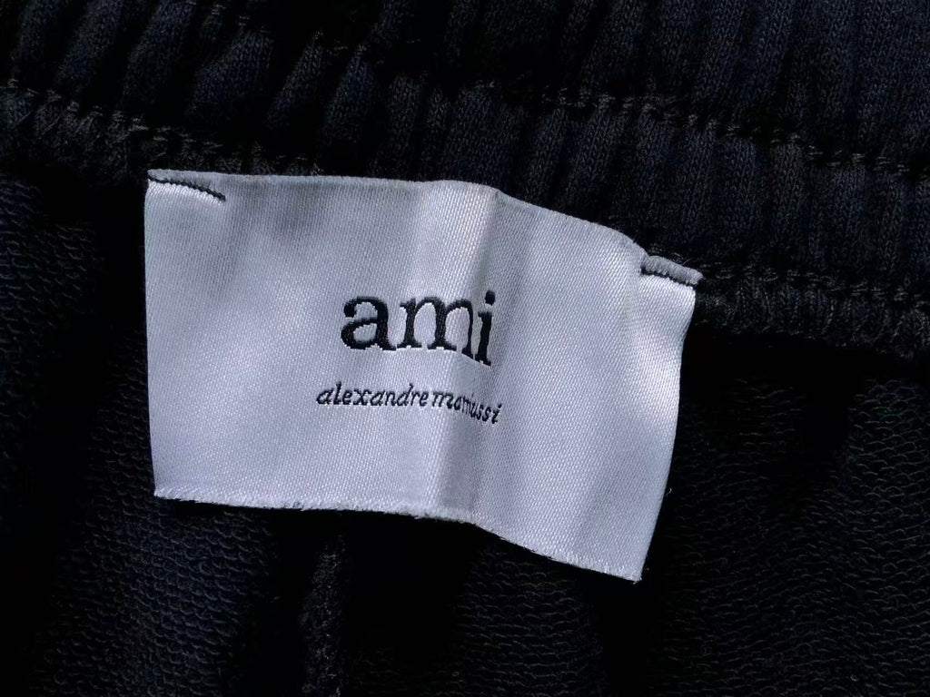Short Ami Paris