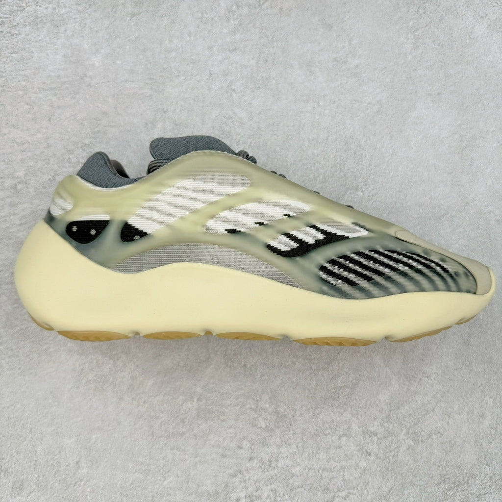 Yeezy 700 V3 "Fade Salt"