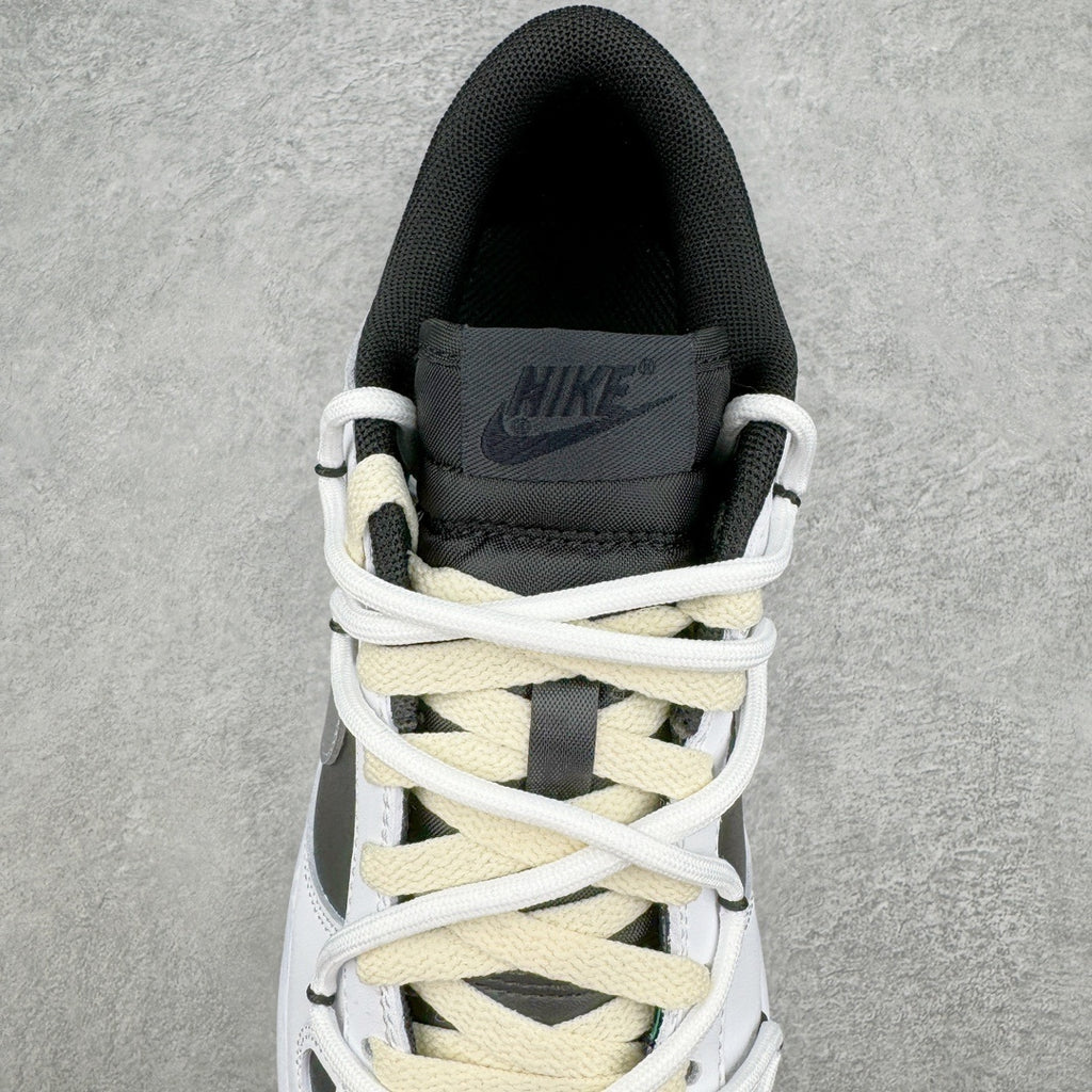 Nike Dunk Customized "Panda Dust"