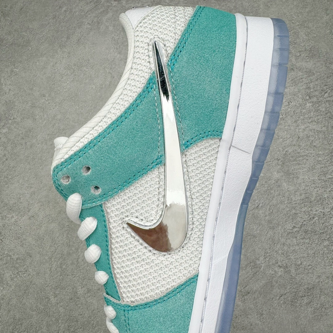 Nike Dunk x April Skateboards "Turbo Green"