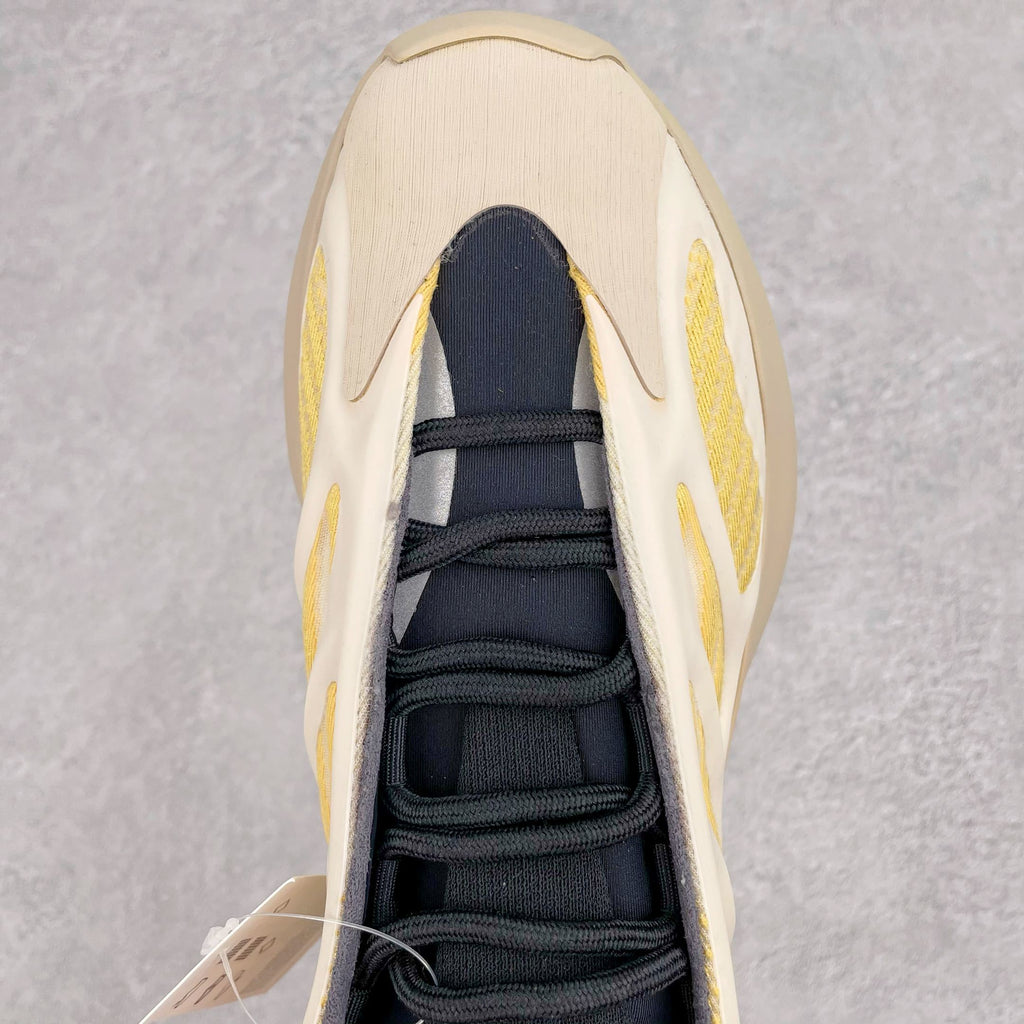 Yeezy 700 V3 "Safflower"