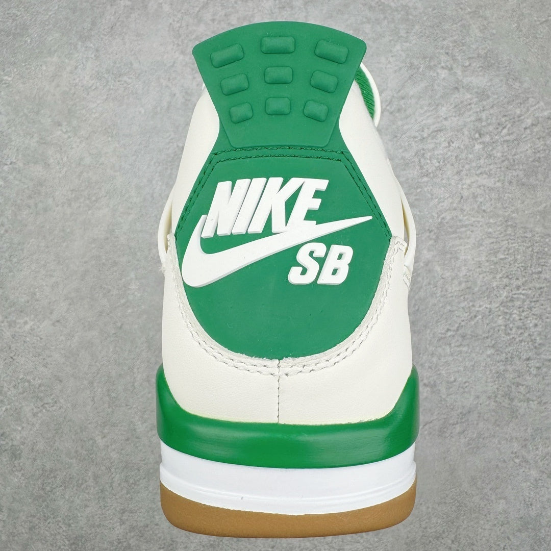 Jordan 4 "Pine Green"