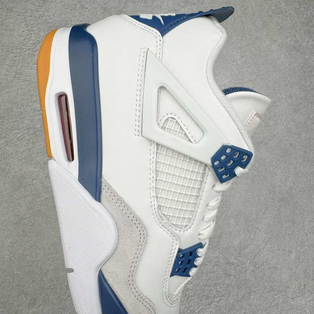 Jordan 4 "Navy"