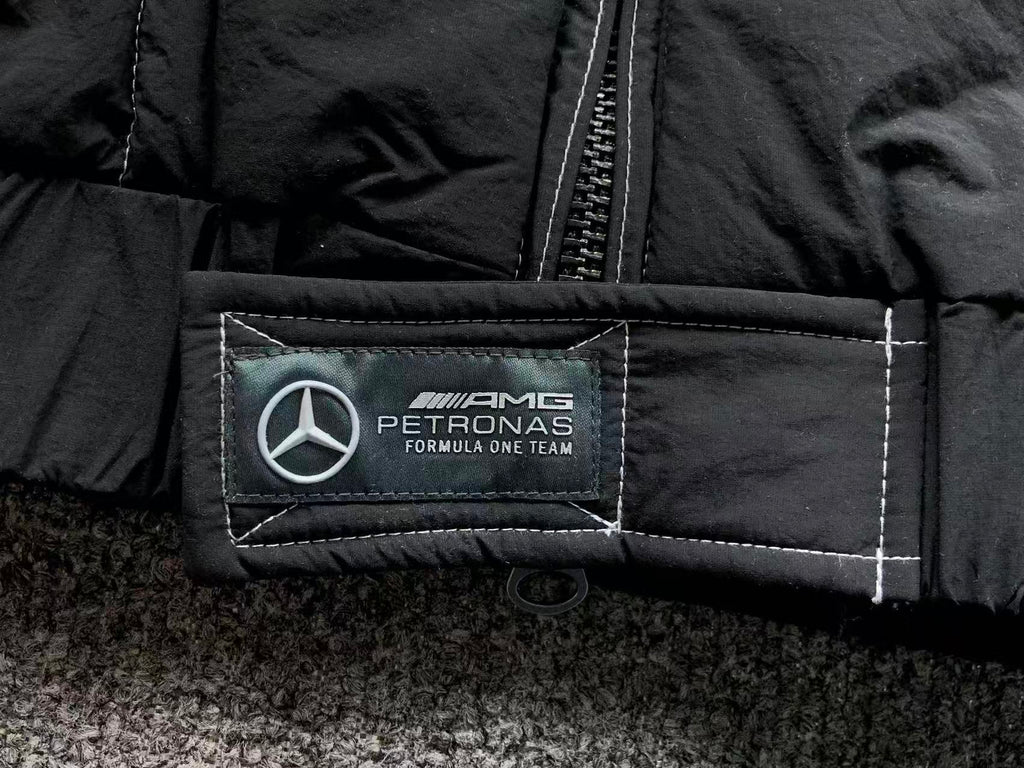 Jaqueta Adidas Bad Bunny x Mercedes