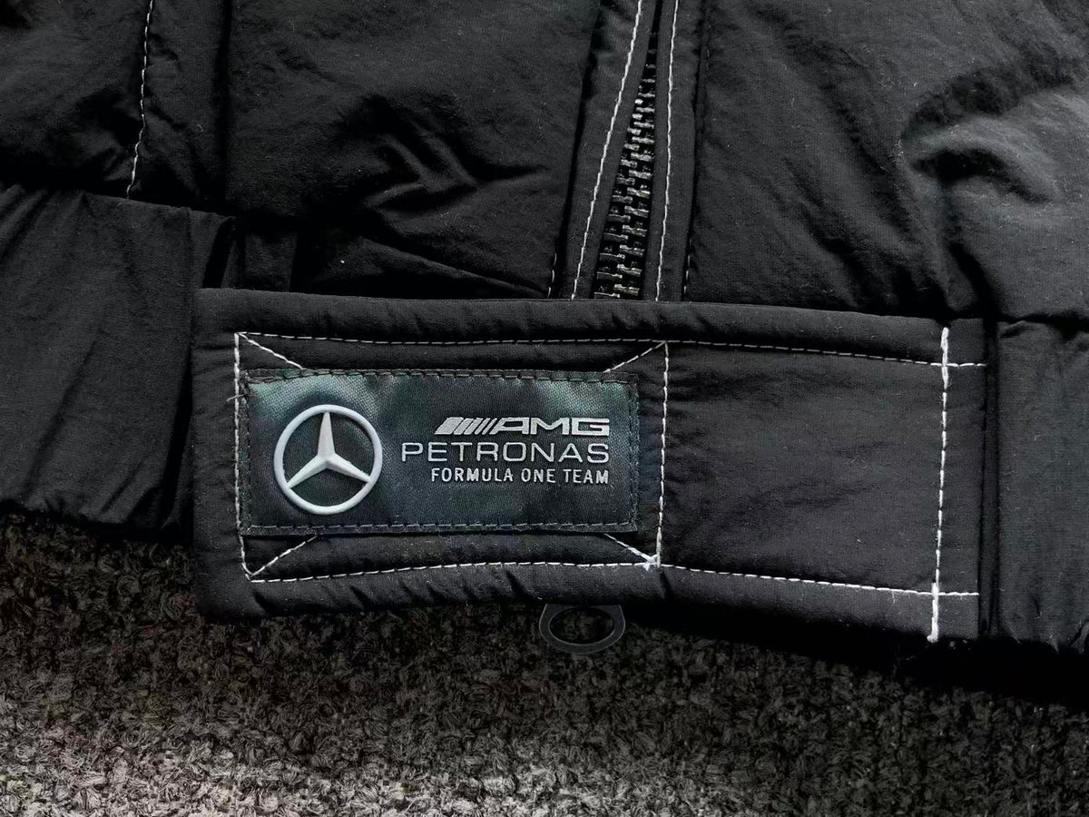 Jaqueta Adidas Bad Bunny x Mercedes