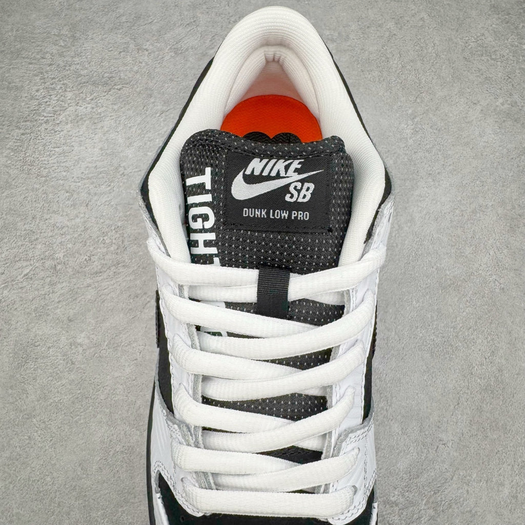 Nike Dunk "TIGHTBOOTH"