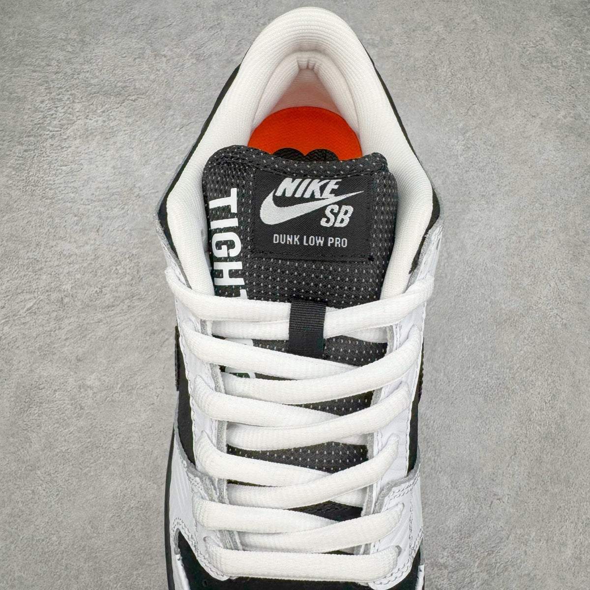 Nike Dunk "TIGHTBOOTH"