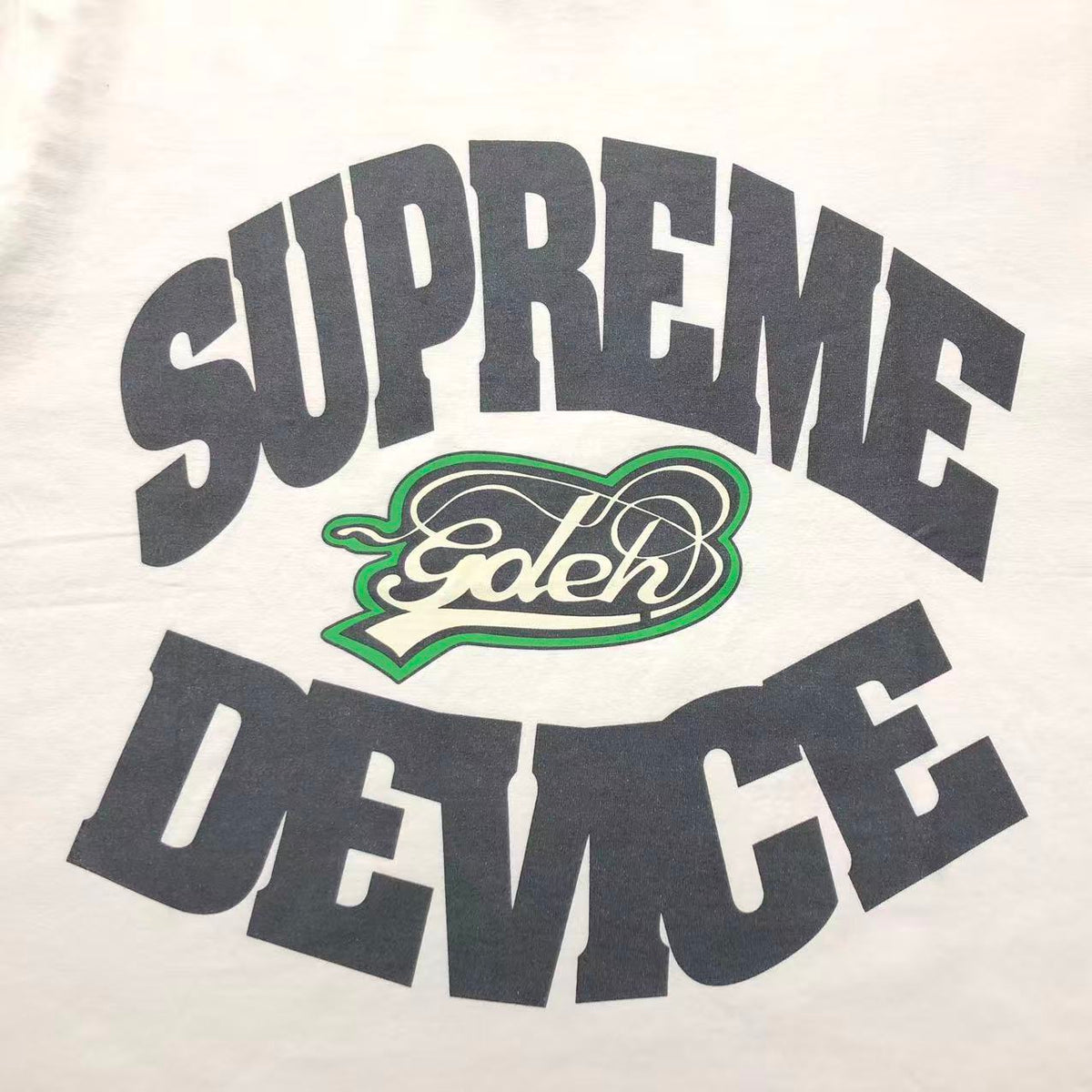 Camiseta Supreme x GoodEnough Device