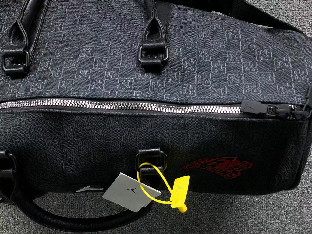Bolsa Air Jordan Monogram Duffle