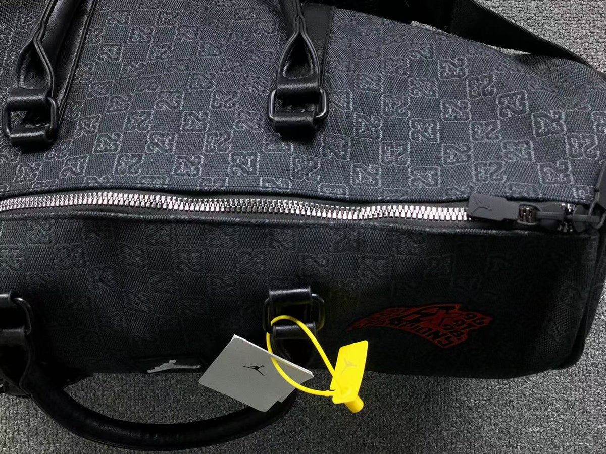 Bolsa Air Jordan Monogram Duffle