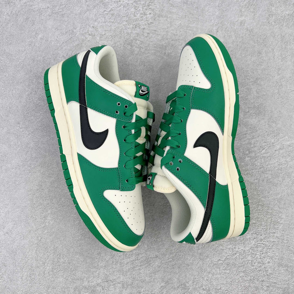 Nike Dunk "Lottery"
