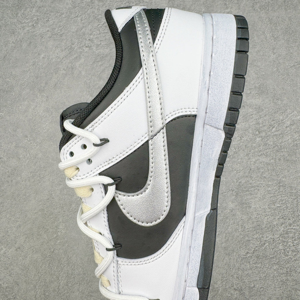 Nike Dunk Customized "Panda Dust"