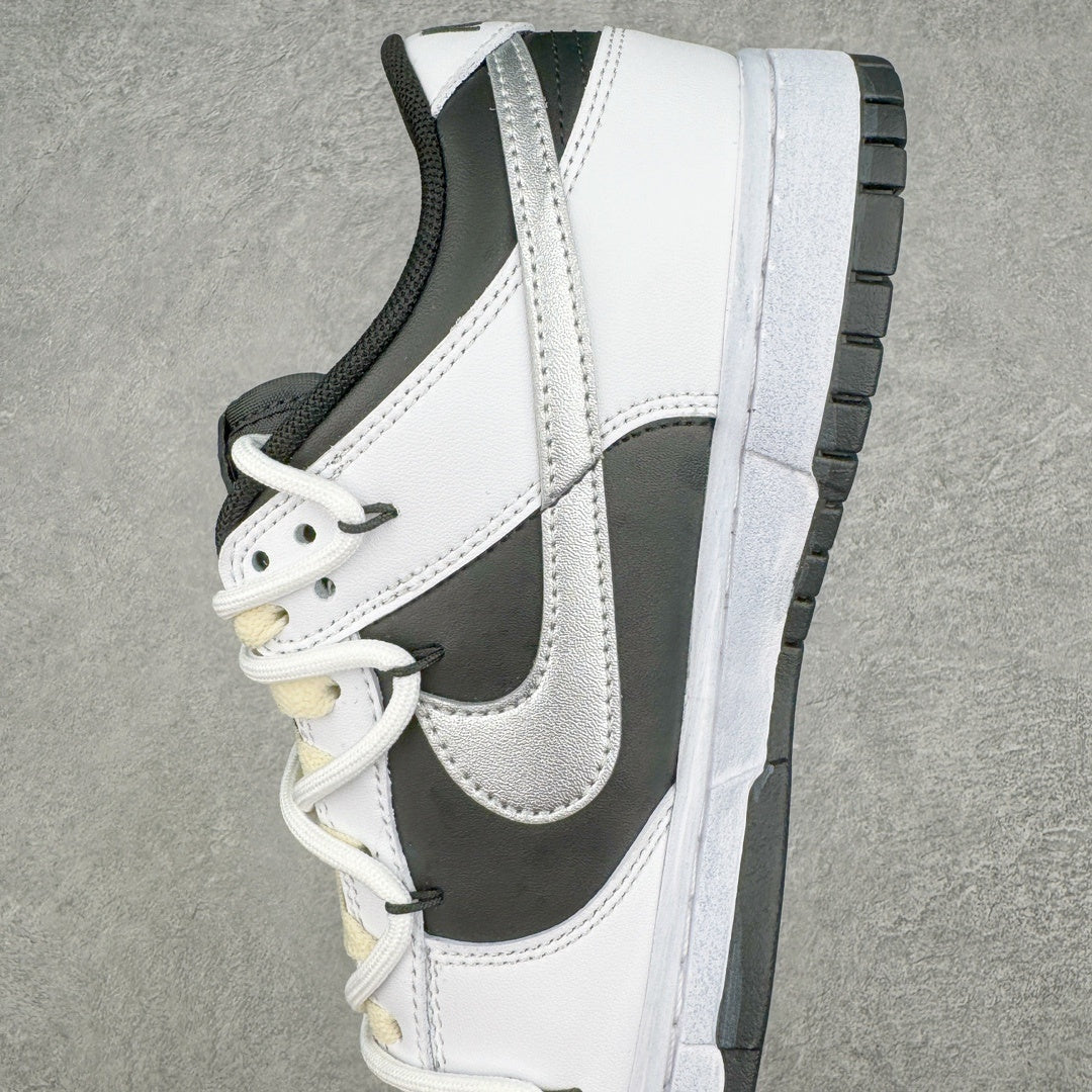 Nike Dunk Customized "Panda Dust"