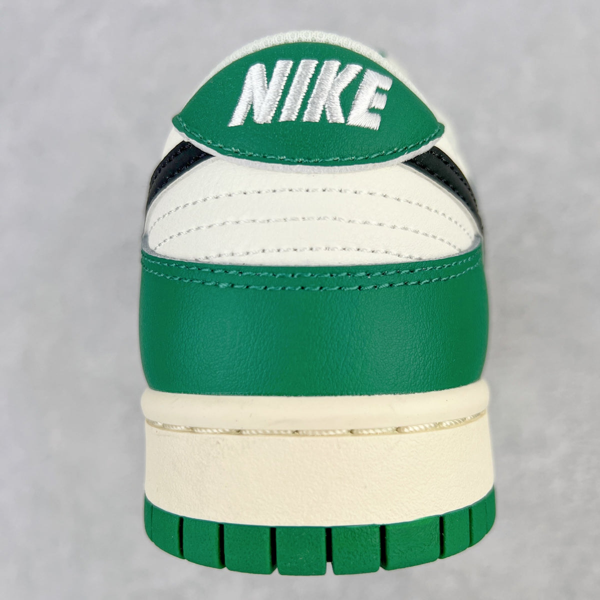 Nike Dunk "Lottery"