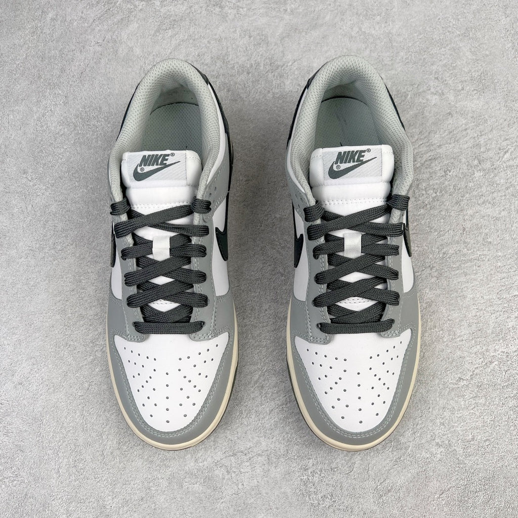 Nike Dunk "Light Smoke Grey"