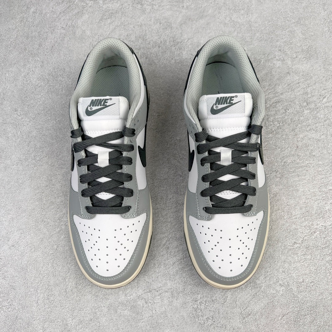 Nike Dunk "Light Smoke Grey"