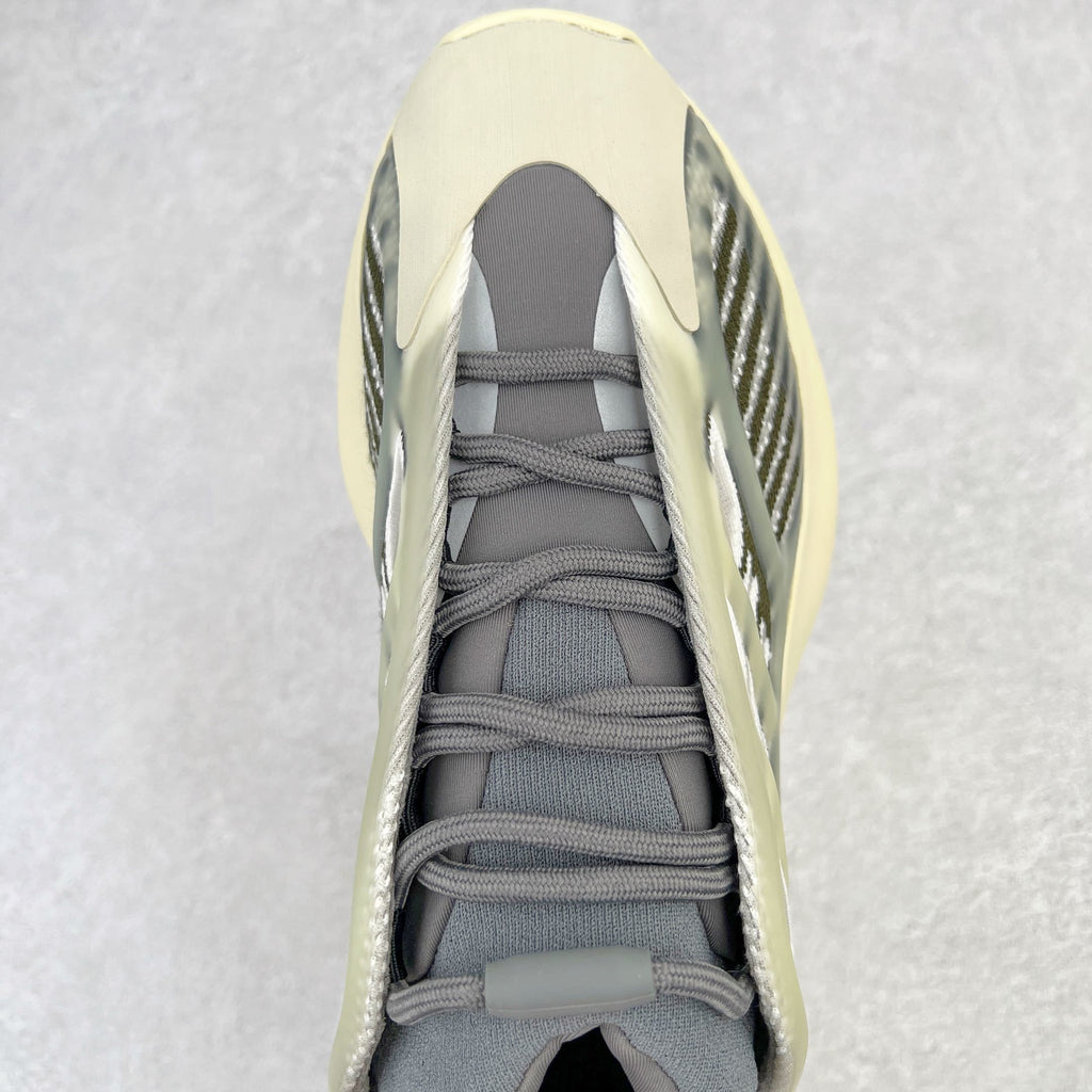 Yeezy 700 V3 "Fade Salt"