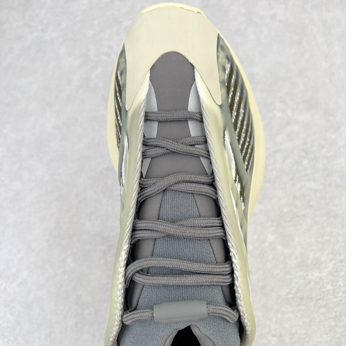 Yeezy 700 V3 "Fade Salt"