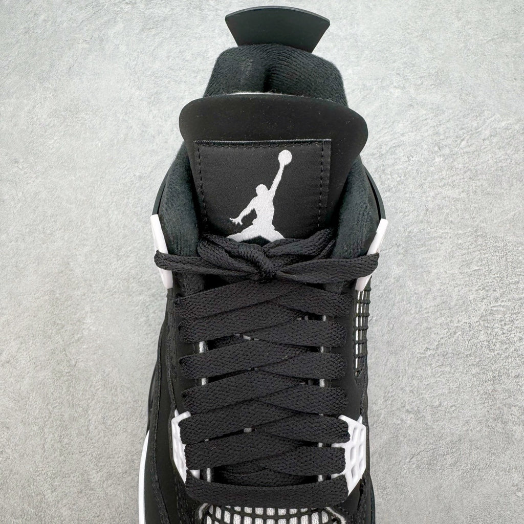 Jordan 4 "White Thunder"