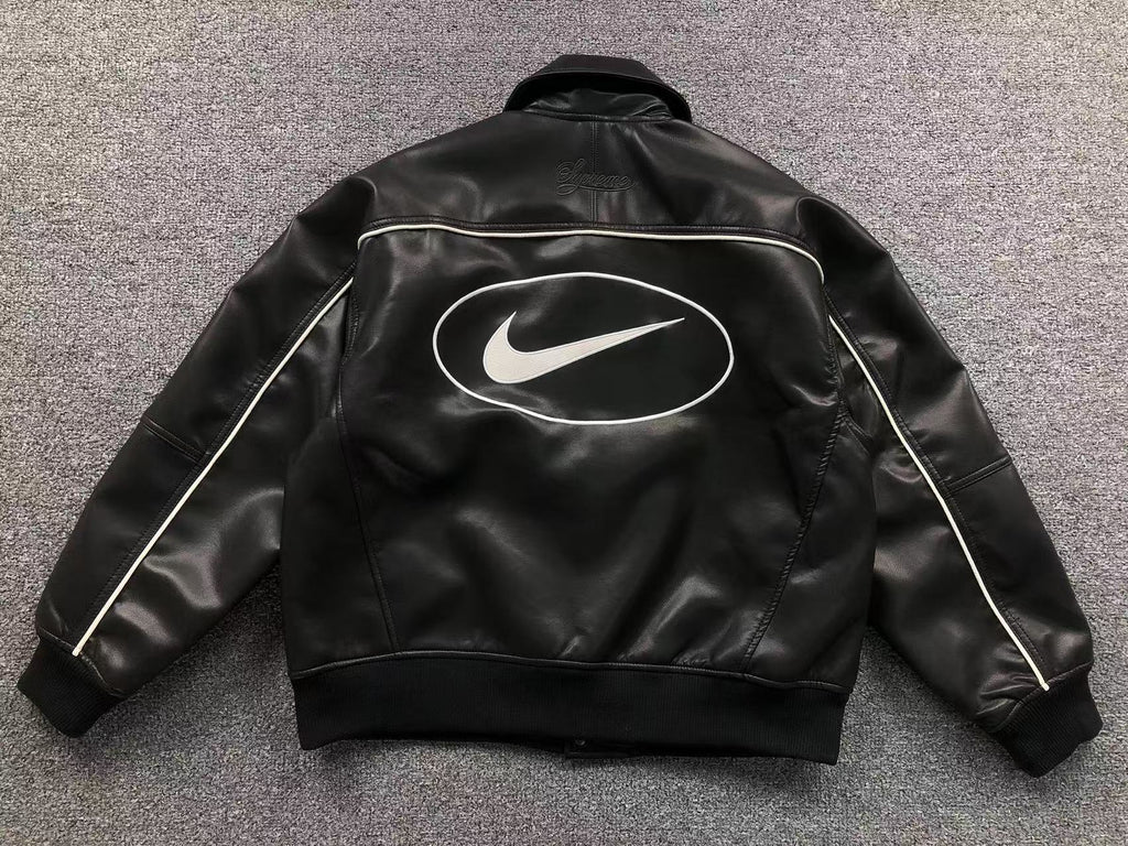Jaqueta Nike x Supreme Varsity