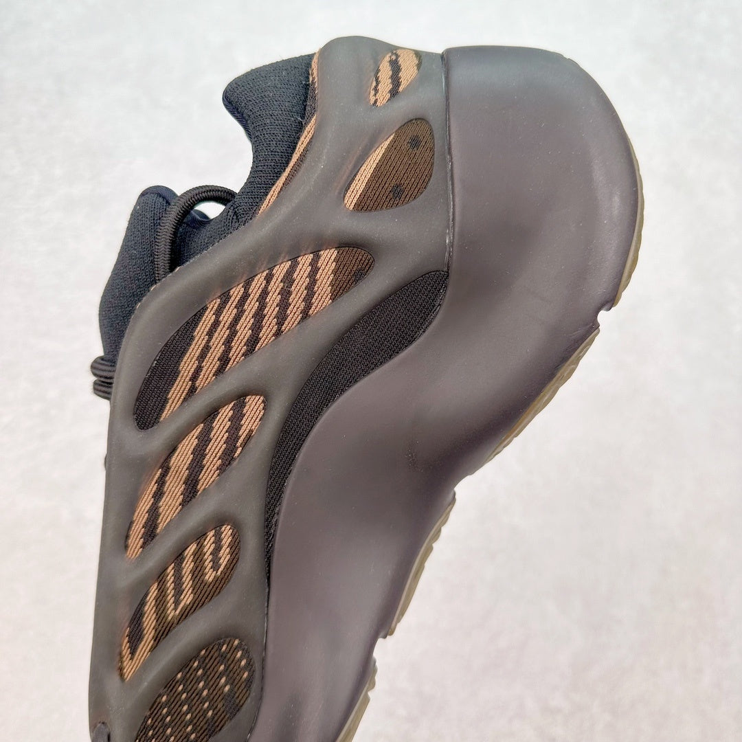 Yeezy 700 V3 "Clay Brown"