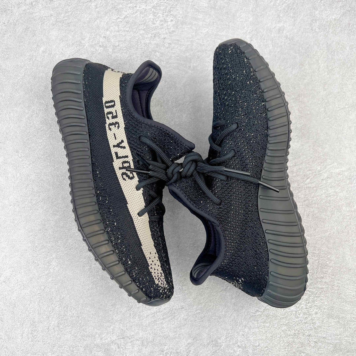 Yeezy Boost 350 V2 "Oreo"