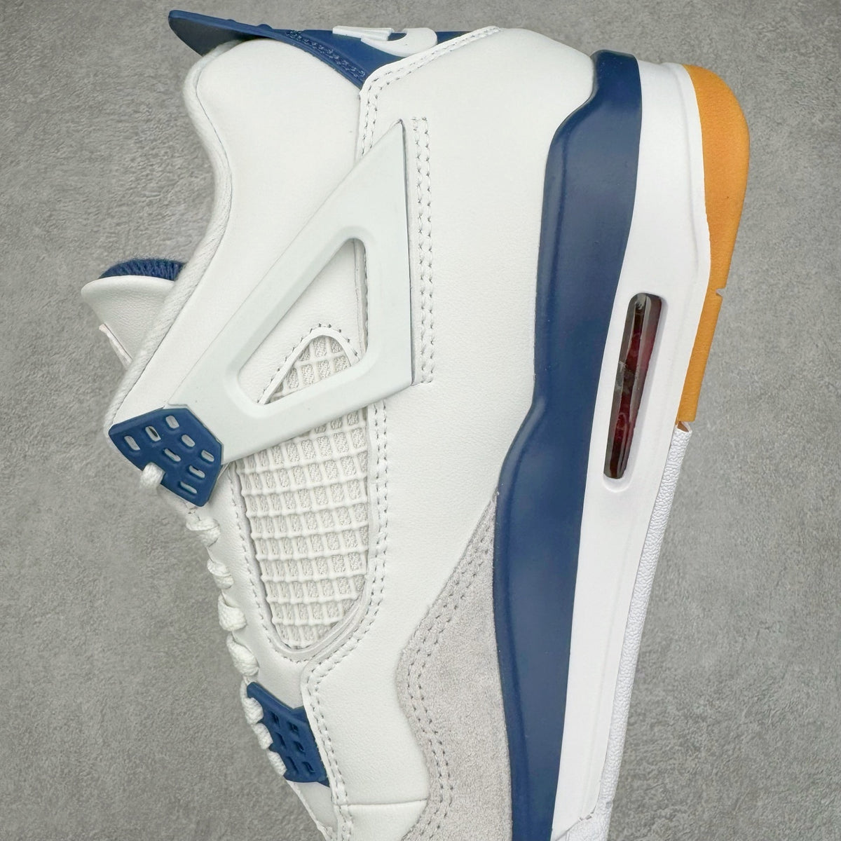 Jordan 4 "Navy"