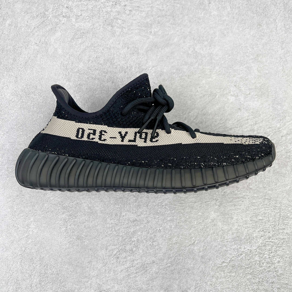 Yeezy Boost 350 V2 "Oreo"