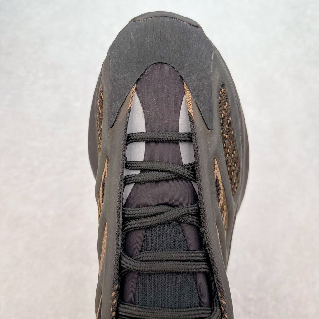 Yeezy 700 V3 "Clay Brown"