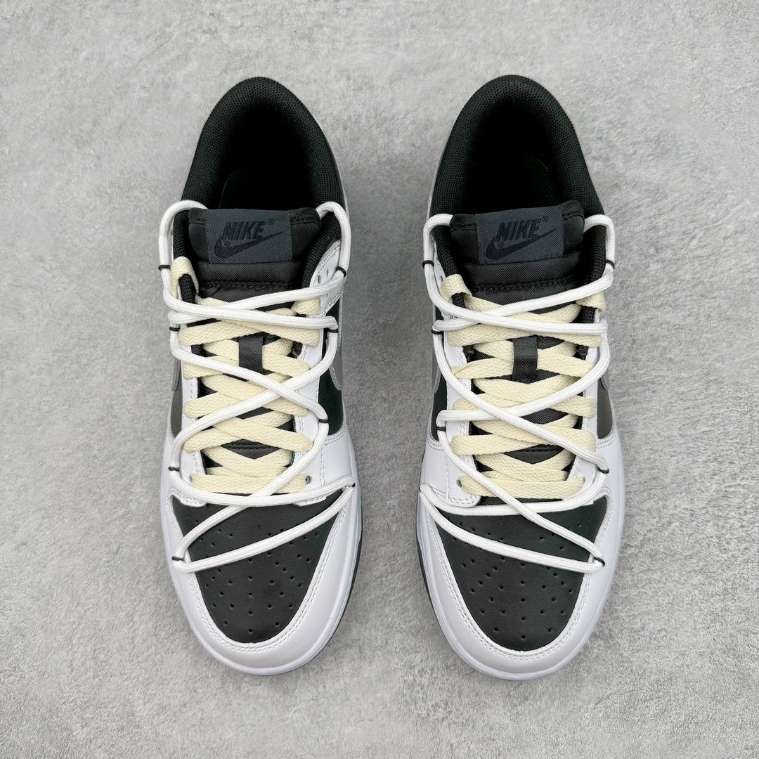 Nike Dunk Customized "Panda Dust"