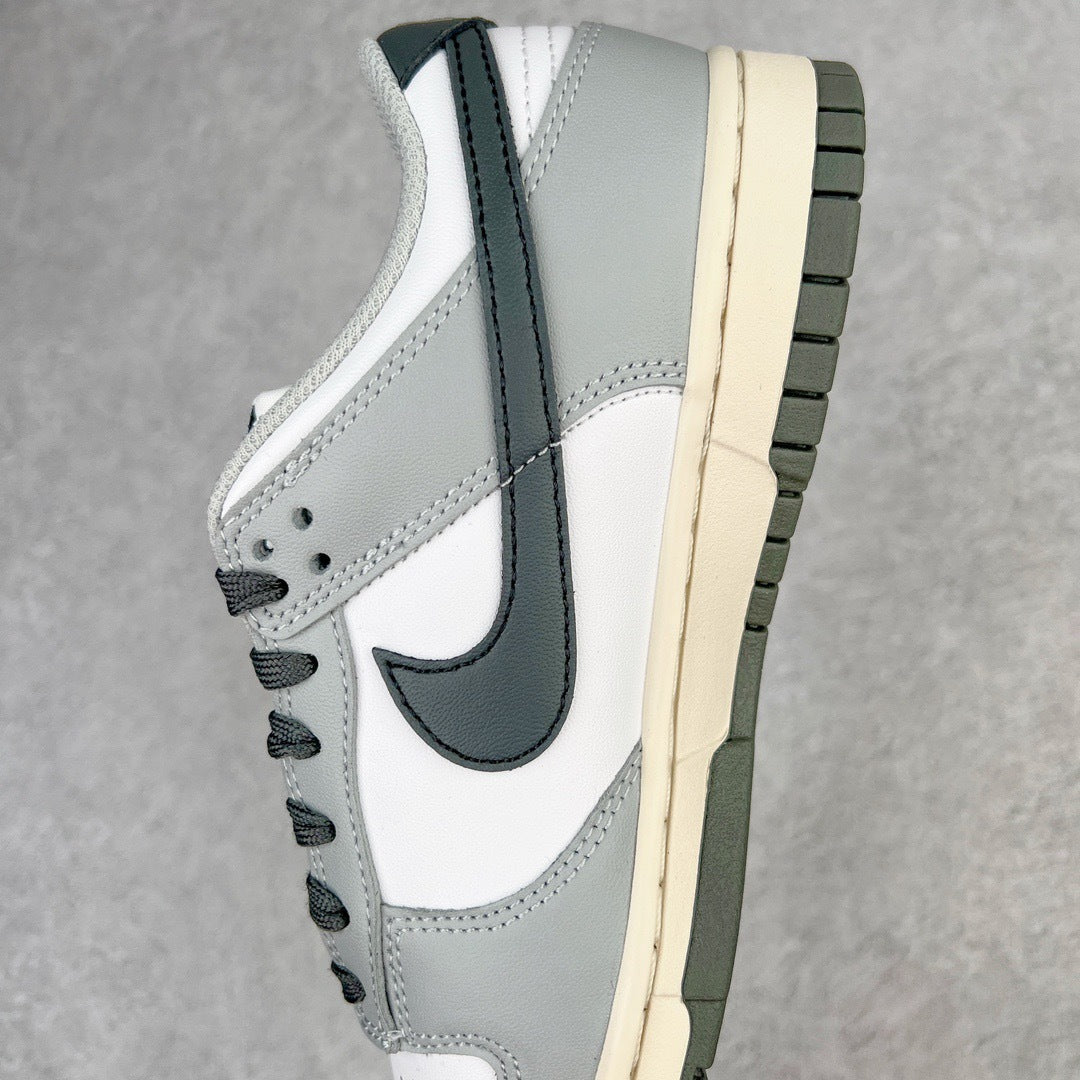 Nike Dunk "Light Smoke Grey"